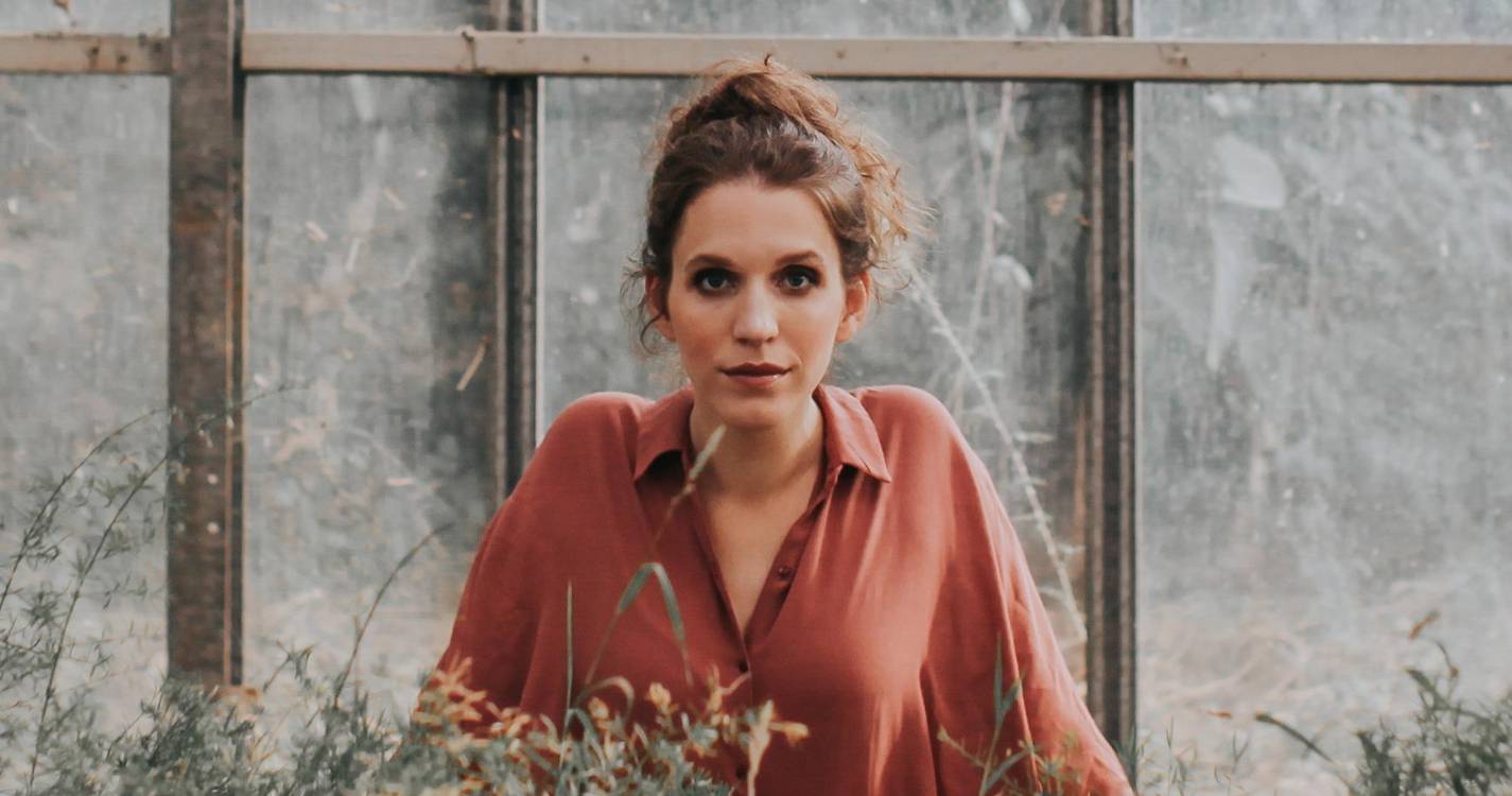 Luísa Sobral sobe ao palco da Feira do Livro do Funchal em dose dupla