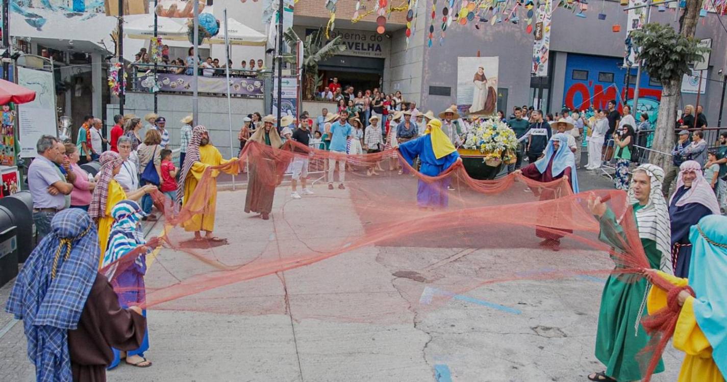 Cortejo Etnográfico ‘São Pedro Telmo’ saiu às ruas de Câmara de Lobos (com fotos)