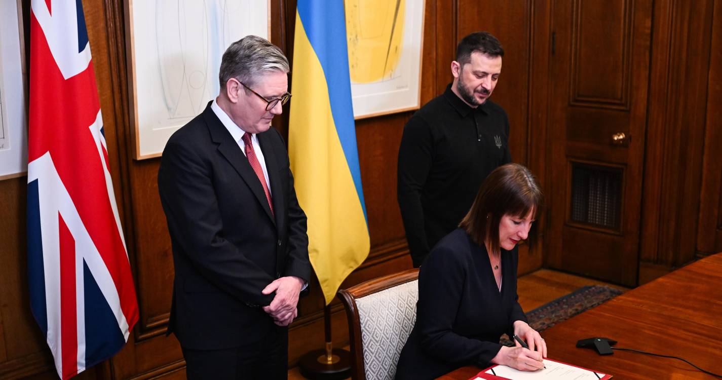 Ucrânia: Londres e Kiev assinam acordo de empréstimo de 2,73 mil milhões de euros para defesa