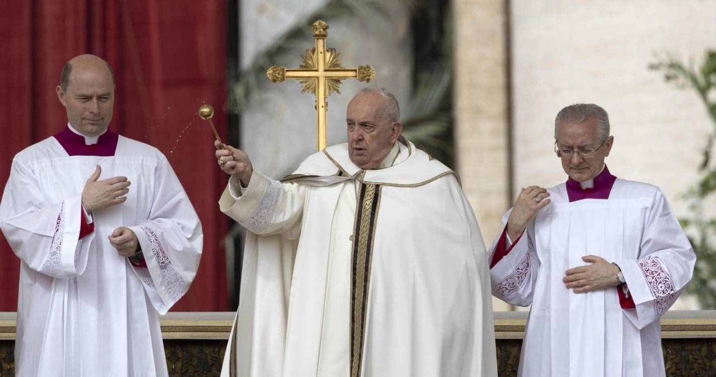 Francisco revela que tentaram usá-lo para evitar eleição de estrangeiro na sucessão a João Paulo II