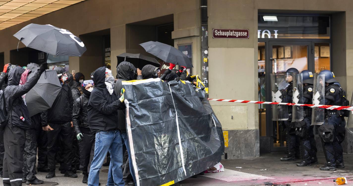 Manifestação pró-Palestina degenera em confrontos violentos em Berna