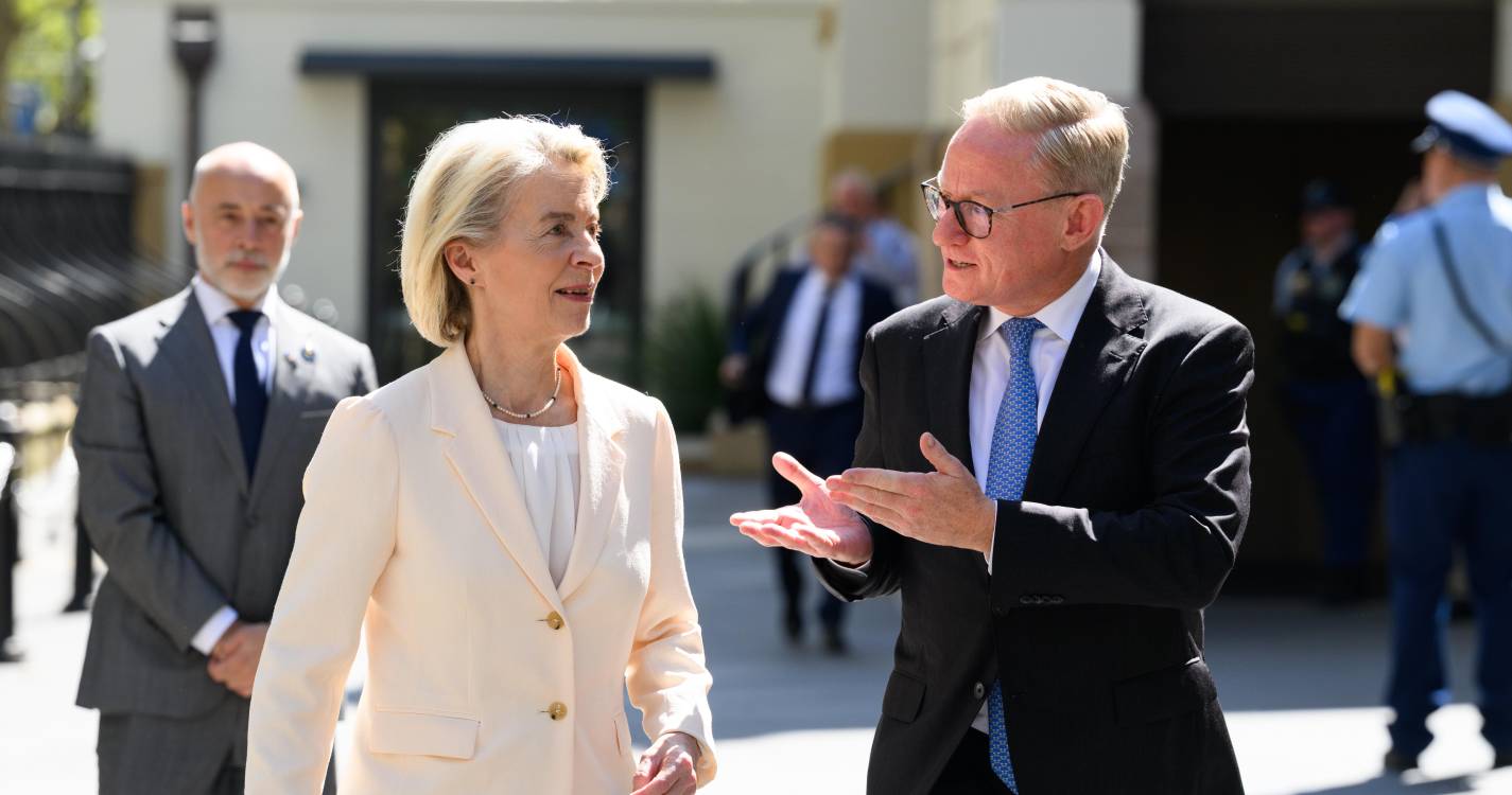 Von der Leyen defende acordo com Austrália em resposta a mundo “mais conflituoso”