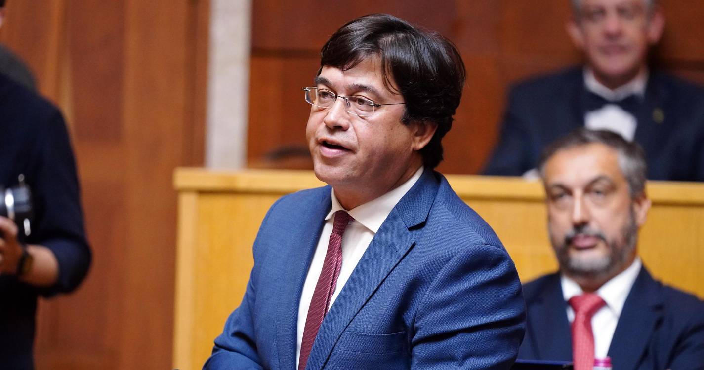 PS acusa Executivo regional de cortar prioridades do Programa de Governo