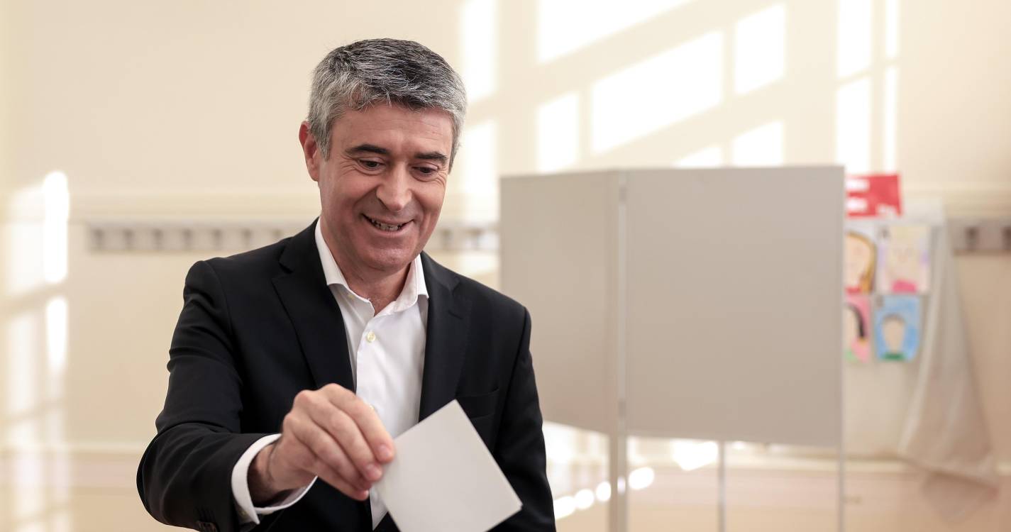 Autárquicas: Carneiro apela à participação em momento “decisivo para o futuro” do país