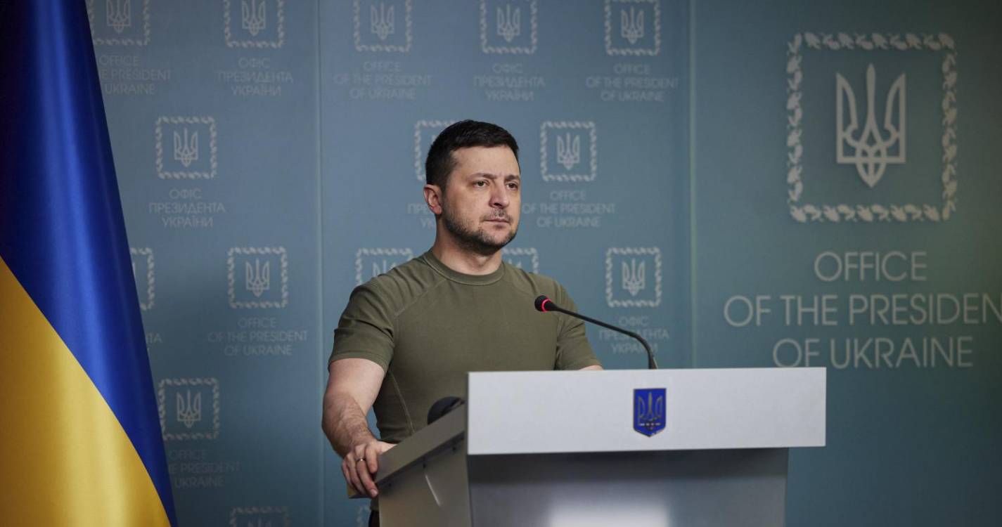 Volodymyr Zelensky cancela visita a Portugal