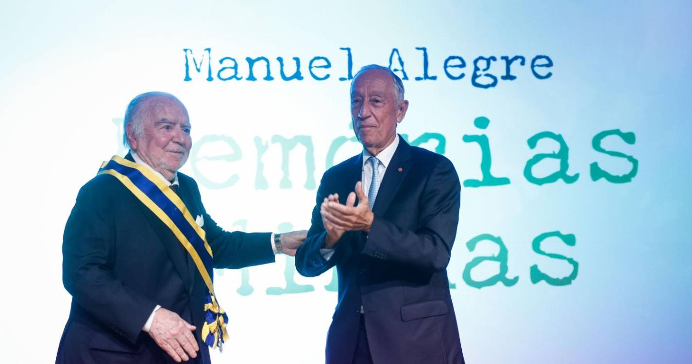 PR elogia “coragem ilimitada” de Alegre e condecora-o com Grã-Cruz da Ordem de Camões