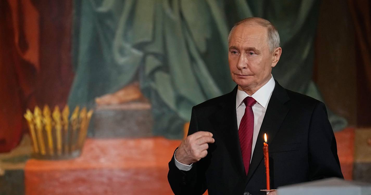 Irão: Putin diz-se disponível para mediar conflito em conversa com homólogo iraniano