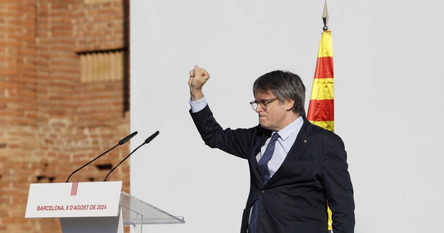 Puigdemont regressou hoje a Espanha e arrisca detenção