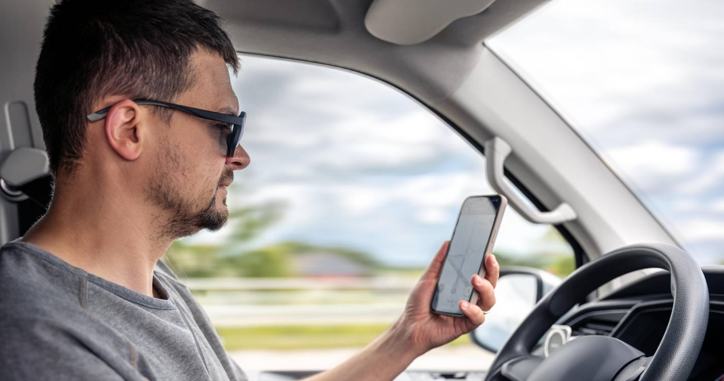 PSP regista 5.389 infrações por uso de telemóvel durante a condução até outubro