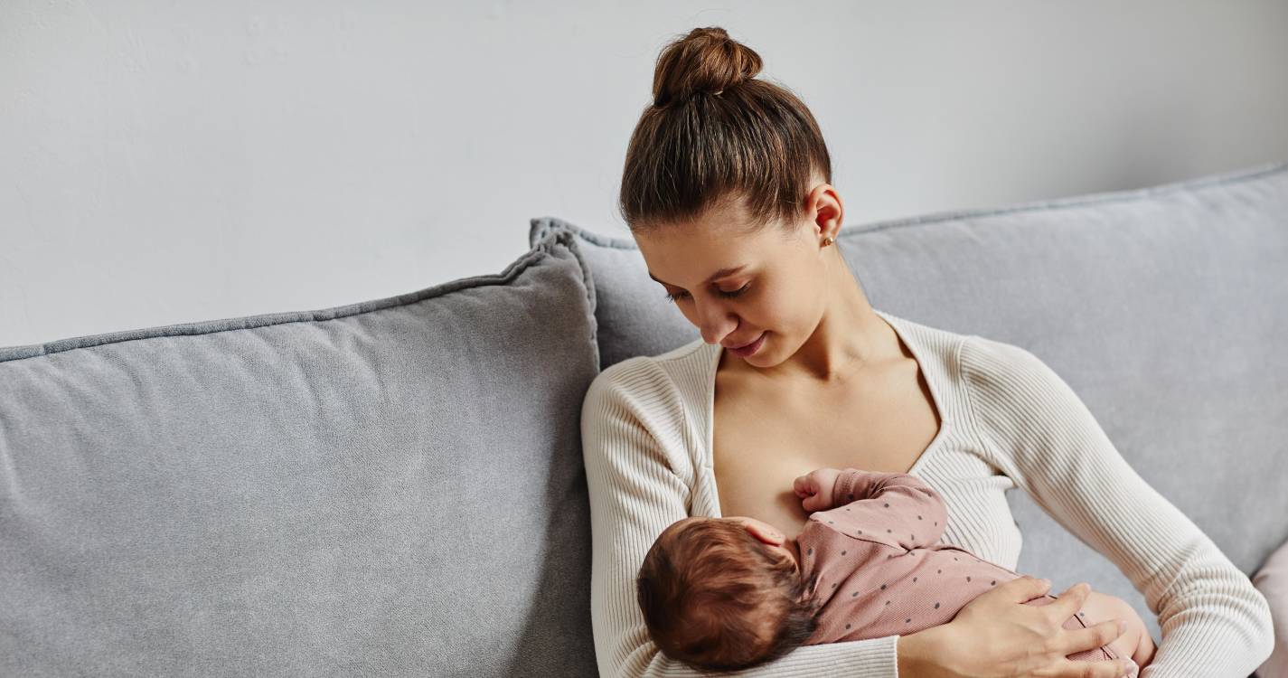 Ordem dos Médicos critica exigência de atestado para amamentação e alerta para retrocesso