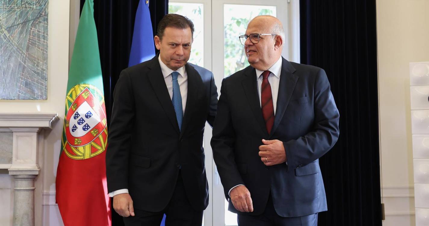 Primeiro-ministro elogia Costa Neves que “está a pagar para trabalhar”