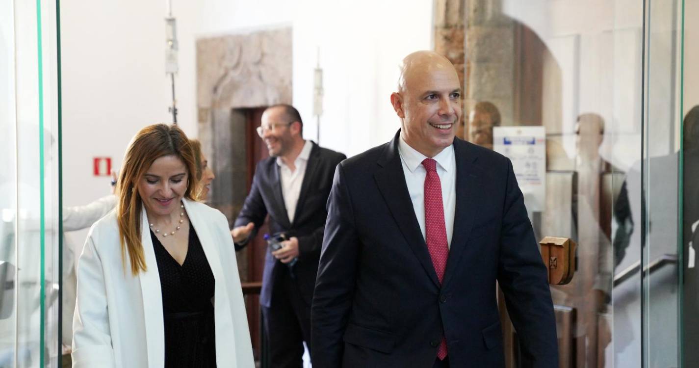 Cafôfo diz que Albuquerque vive numa “realidade paralela”