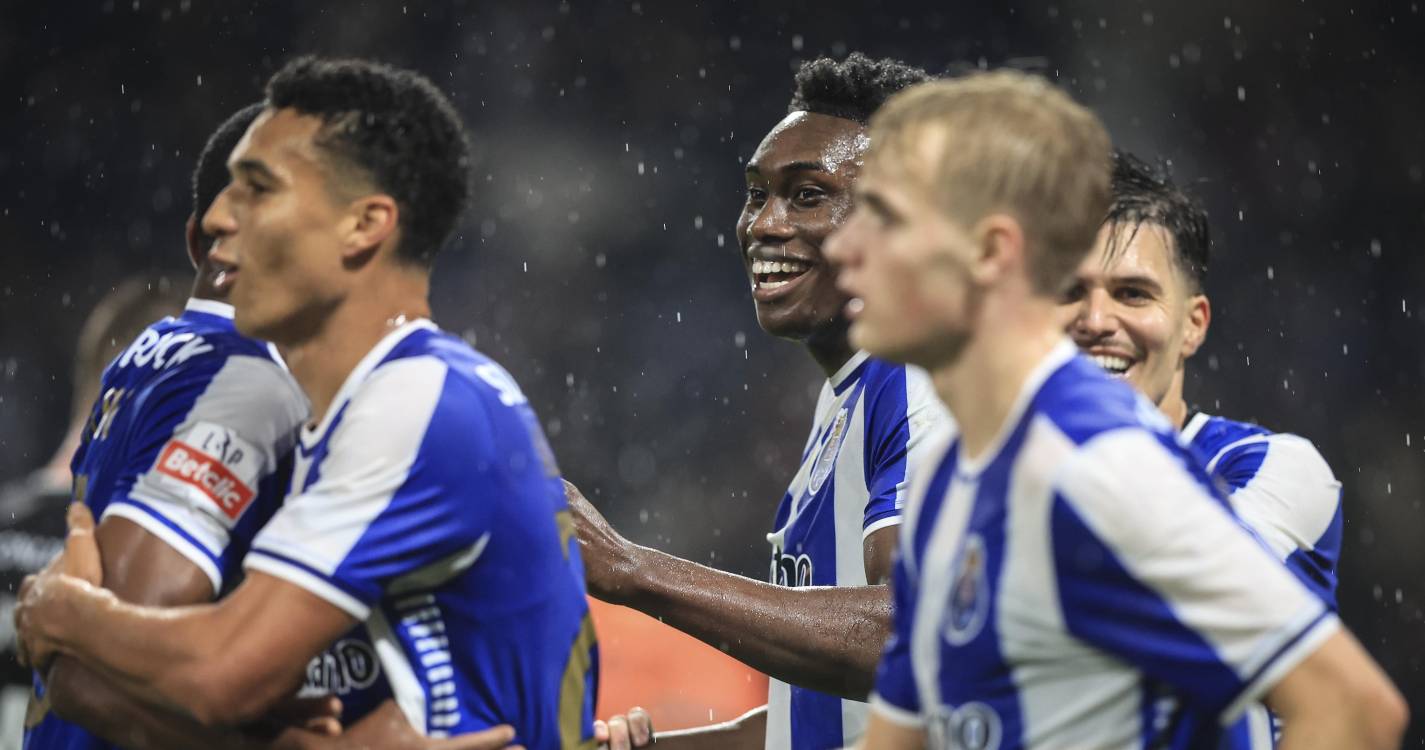 I LIGA: FC Porto bate Estrela e mantém diferenças