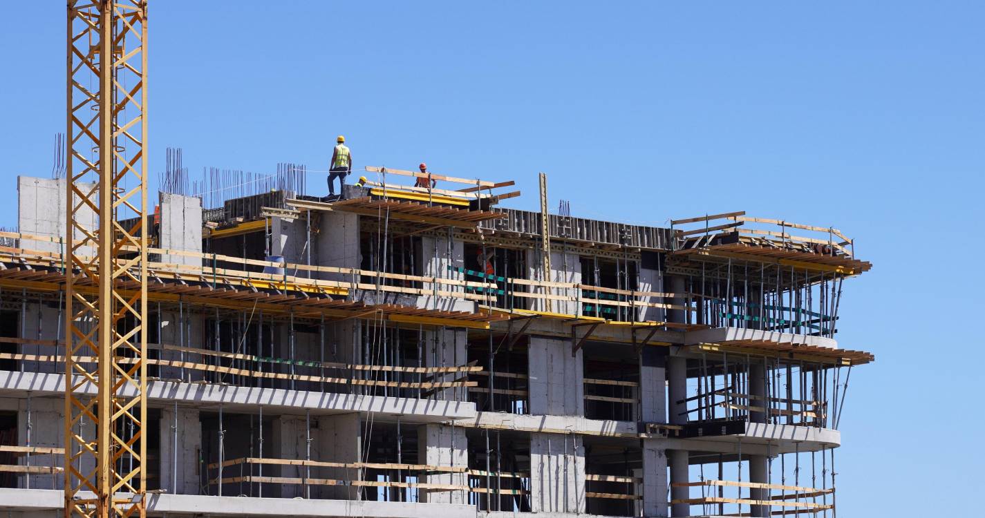 Licenciamento de fogos para habitação familiar sobe 67,9%