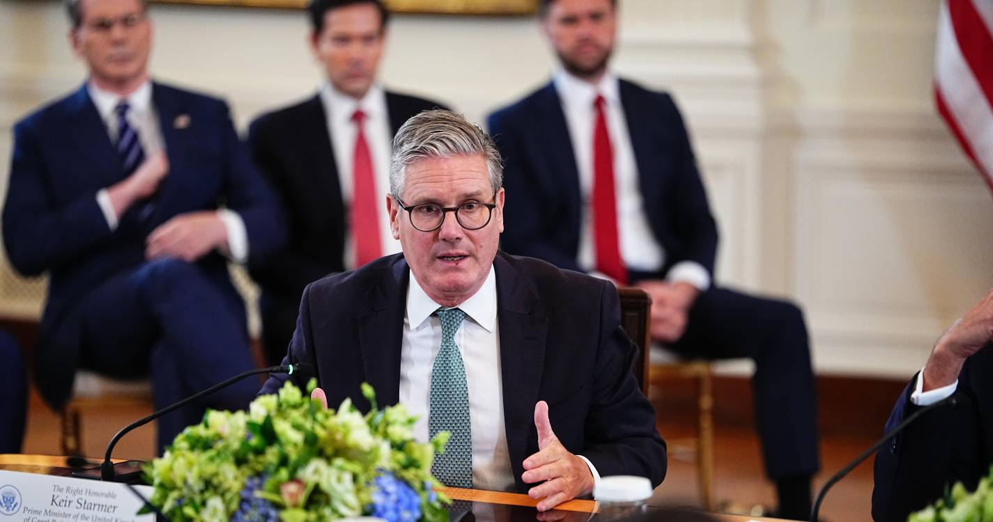 Ucrânia: Londres admite envio de força em caso de tréguas