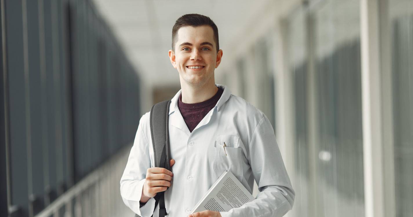 Três alunos entram em Medicina no Porto que tem a média mais alta: 19,38