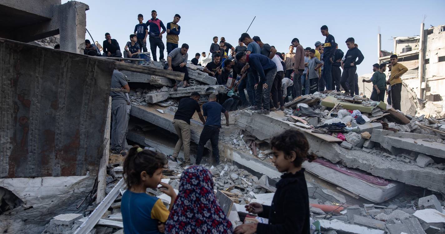 Médio Oriente: Israel deixou entrar em Gaza 107 camiões com ajuda na 5ª feira