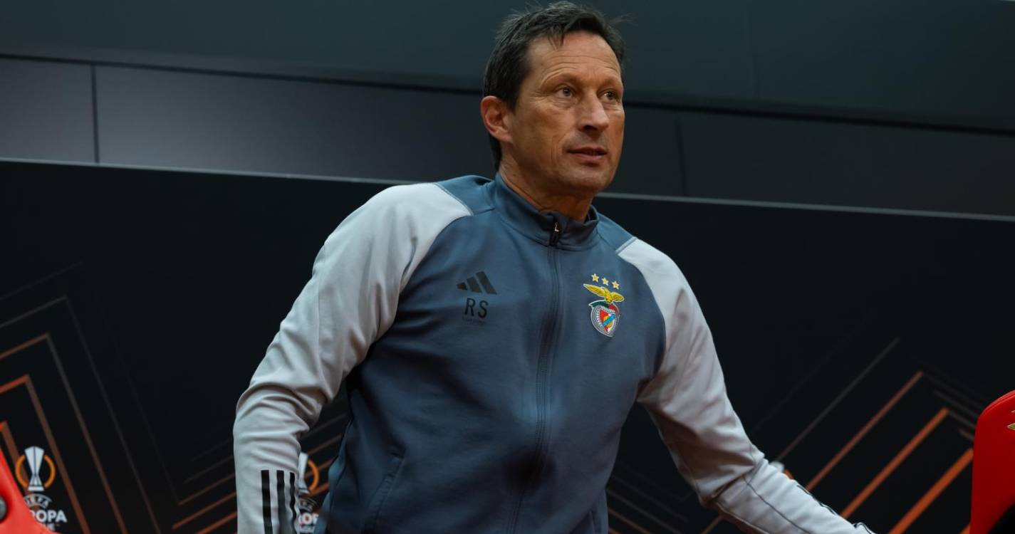 LE: Schmidt lembra que não se podem cometer erros para seguir em frente