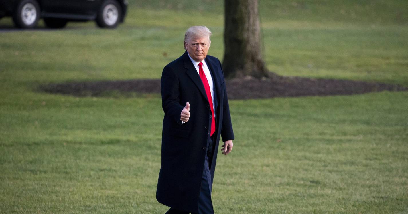 Trump diz ter enviado carta a líder supremo do Irão sobre avanço de programa nuclear