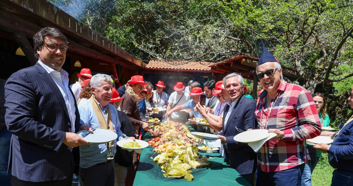 Capítulo da Confraria Enogastronómica encerrou com recriação do panelo no Chão da Ribeira (com fotos)