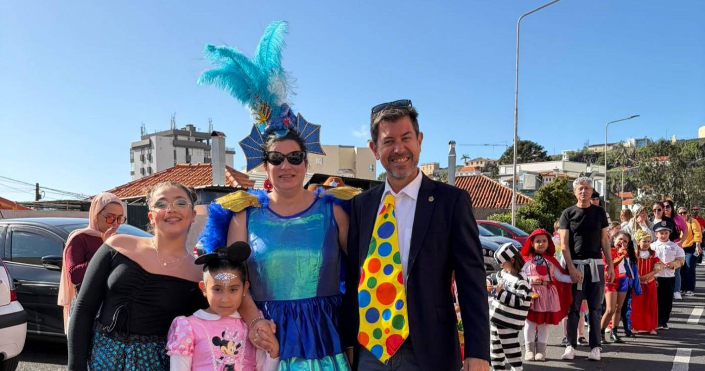 Desfile da Escola Bartolomeu Perestrelo enche Imaculado de cor e alegria