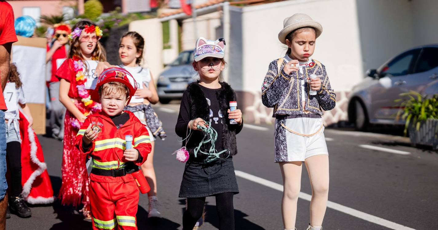 Mascarados do Arco da Calheta mostram como se brinca ao Carnaval