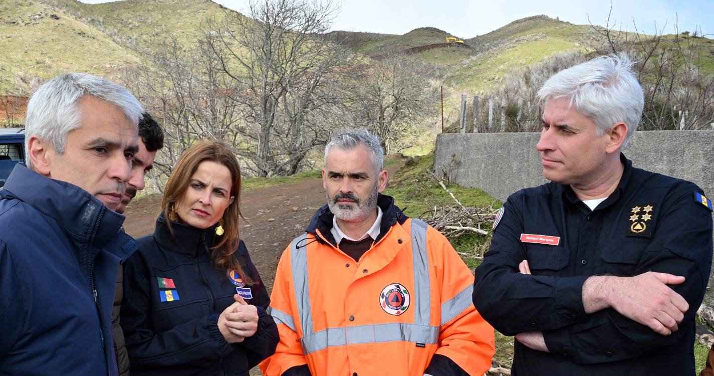 Micaela Freitas visita trabalhos de criação de novo caminho florestal na Ribeira Brava