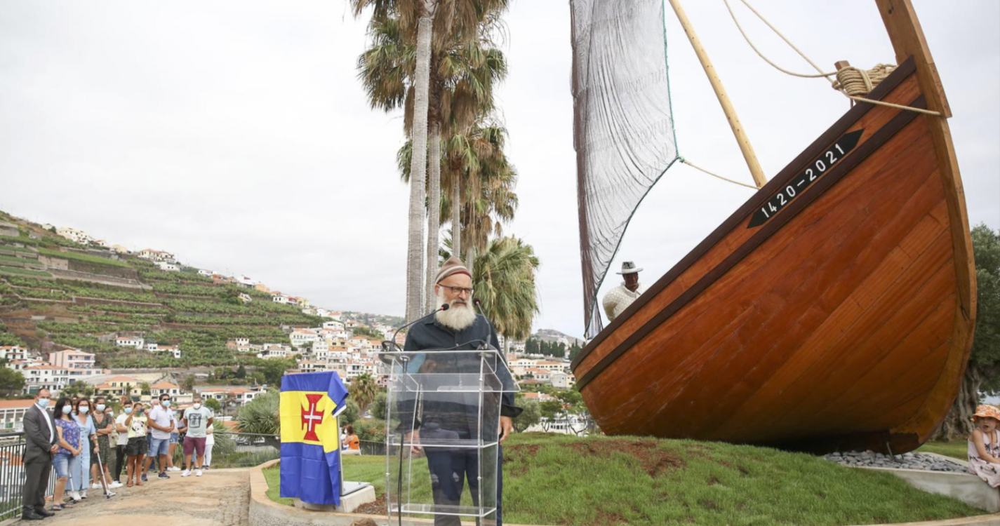 Autor Rigo 23 “chocado” com “desleixo” face à obra ‘Coroa do Ilhéu’