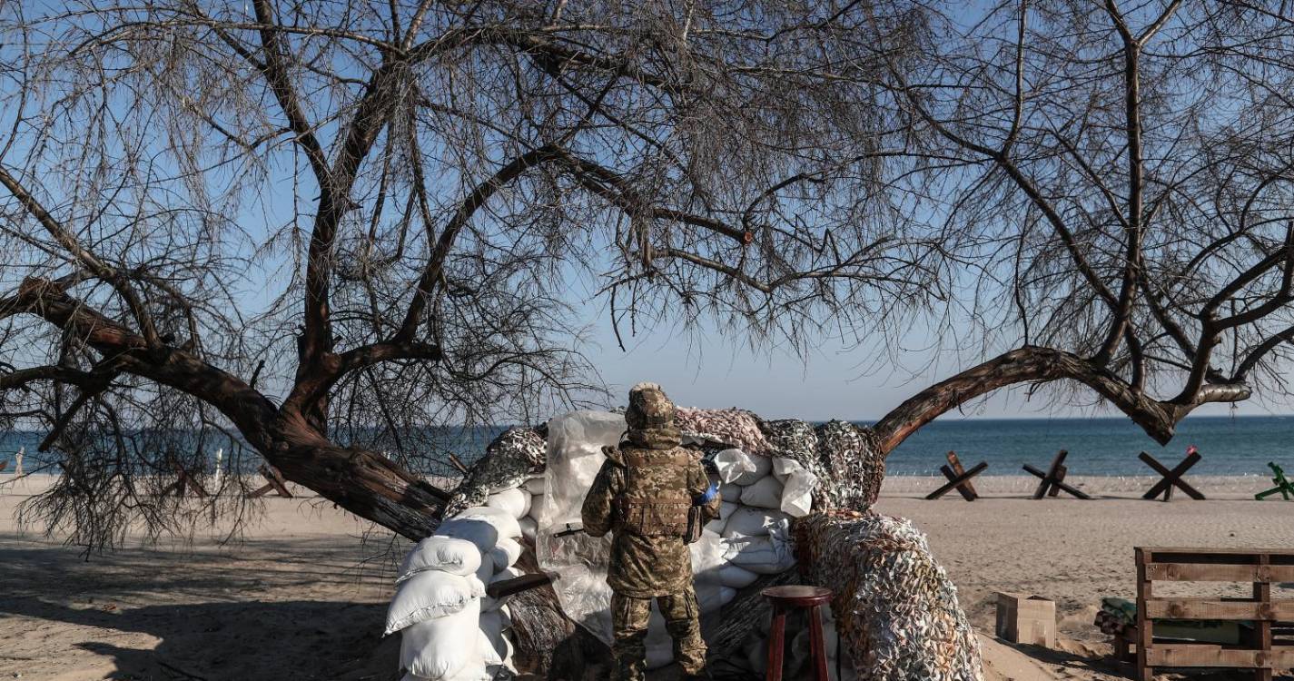 Ucrânia: Número de mortos em ataque russo em Odessa sobe para dez