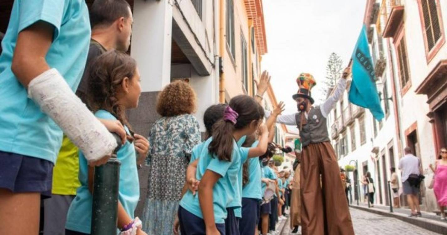 'Cortejo Bonecos Inconstantes' enche as ruas do Funchal de euforia (com fotos e vídeo)