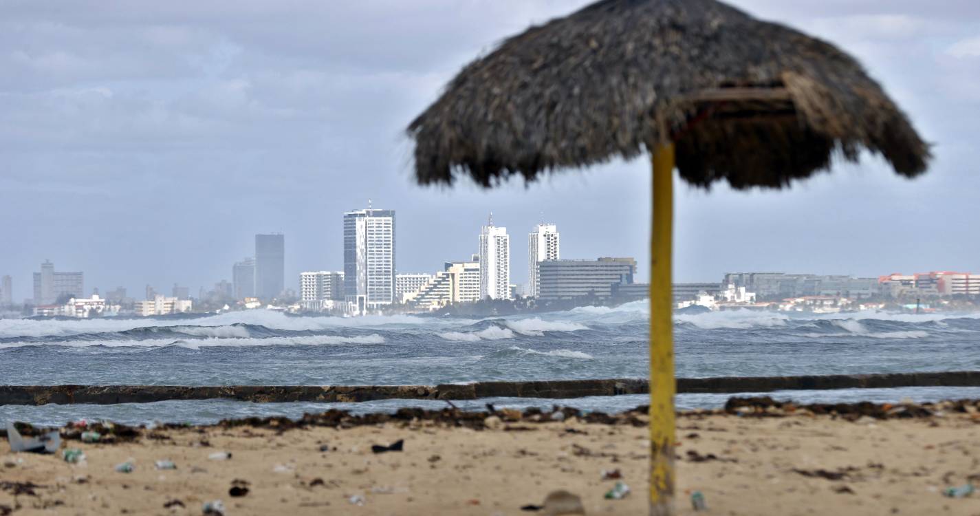 Polícia cubana mata quatro tripulantes de embarcação civil norte-americana