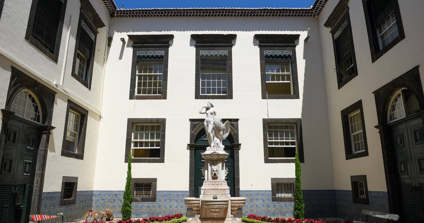 Entrega de prémios do Concurso Artístico Literário para a Igualdade de Género e a Não Discriminação decorre segunda