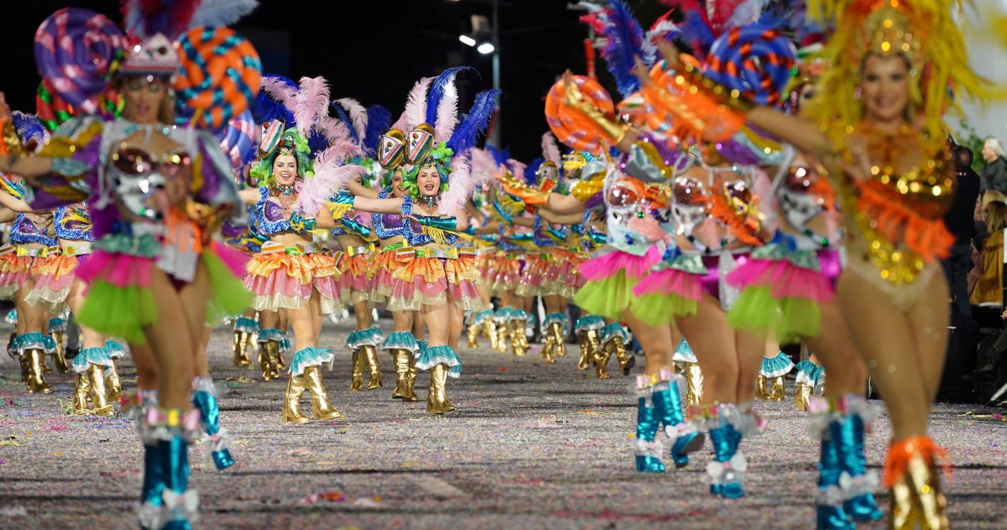 Veja como foi o Carnaval na Avenida cheia de cor e brilho