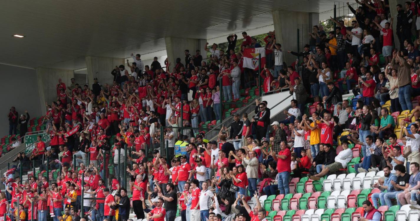 Quatro adeptos envolvidos em infrações das Meias-Finais da Allianz Cup sob medida de interdição