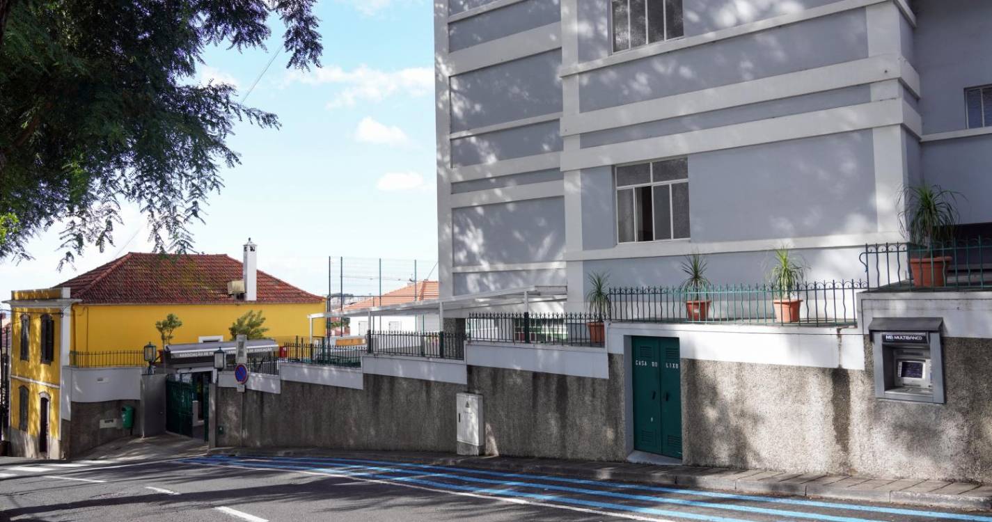 Assédio no Colégio: Homem identificado é português e tem 64 anos