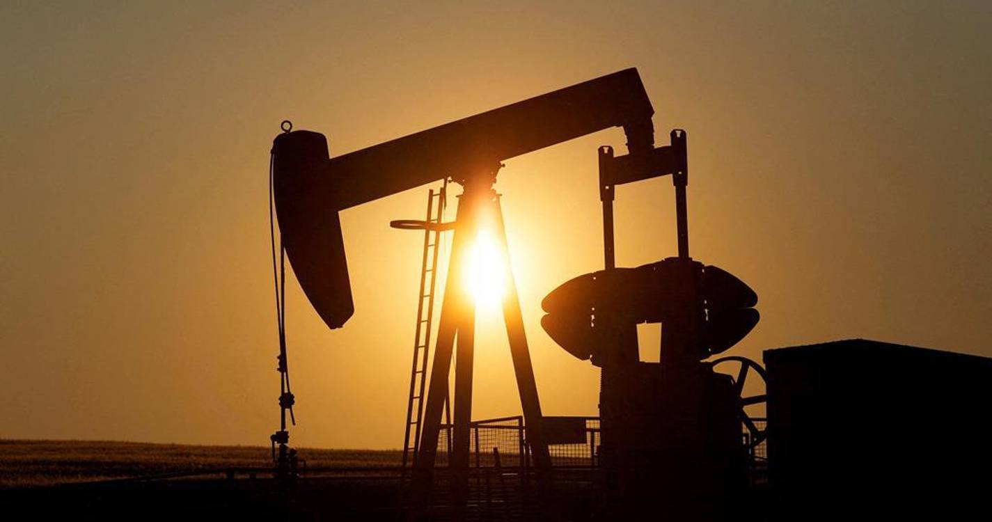Irão: Petróleo cai quase 5% após nova proposta a Washington