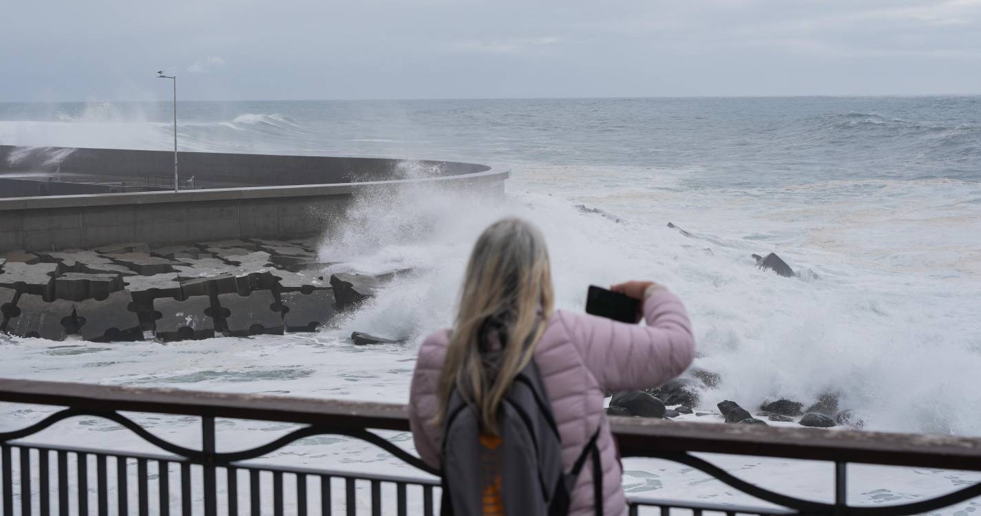 Capitania emite avisos de mau tempo para a Madeira