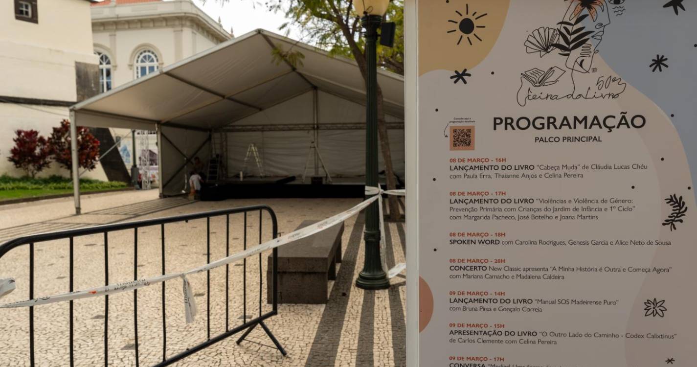 Funchal ultima preparativos para a abertura da 50.ª Feira do Livro (com fotos)