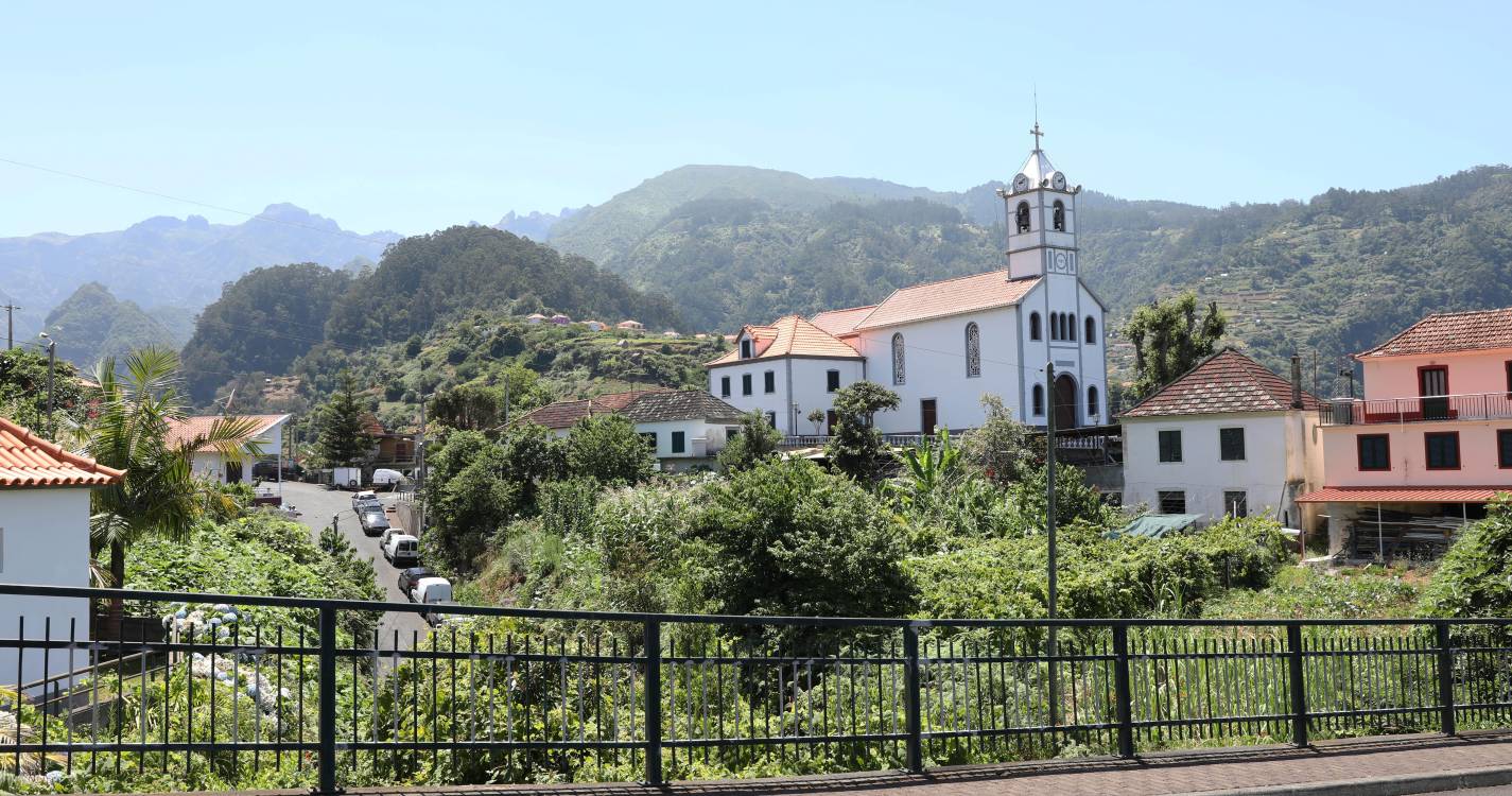 Percorra a ‘Estrada Regional’ até São Roque do Faial (com vídeo)
