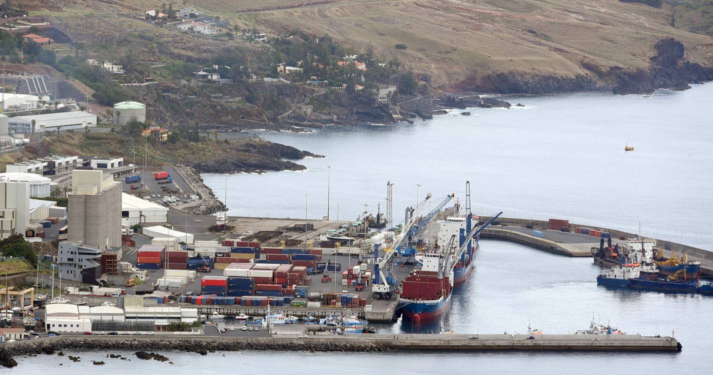 AMT defende atualização do transporte de mercadoria do continente com Açores e Madeira