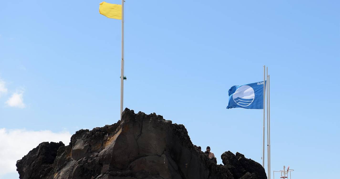 398 praias vão hastear bandeira azul. 17 são madeirenses