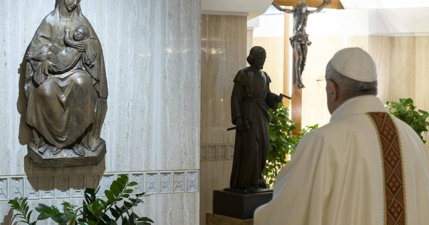 Papa não recebeu visitas para se dedicar à oração