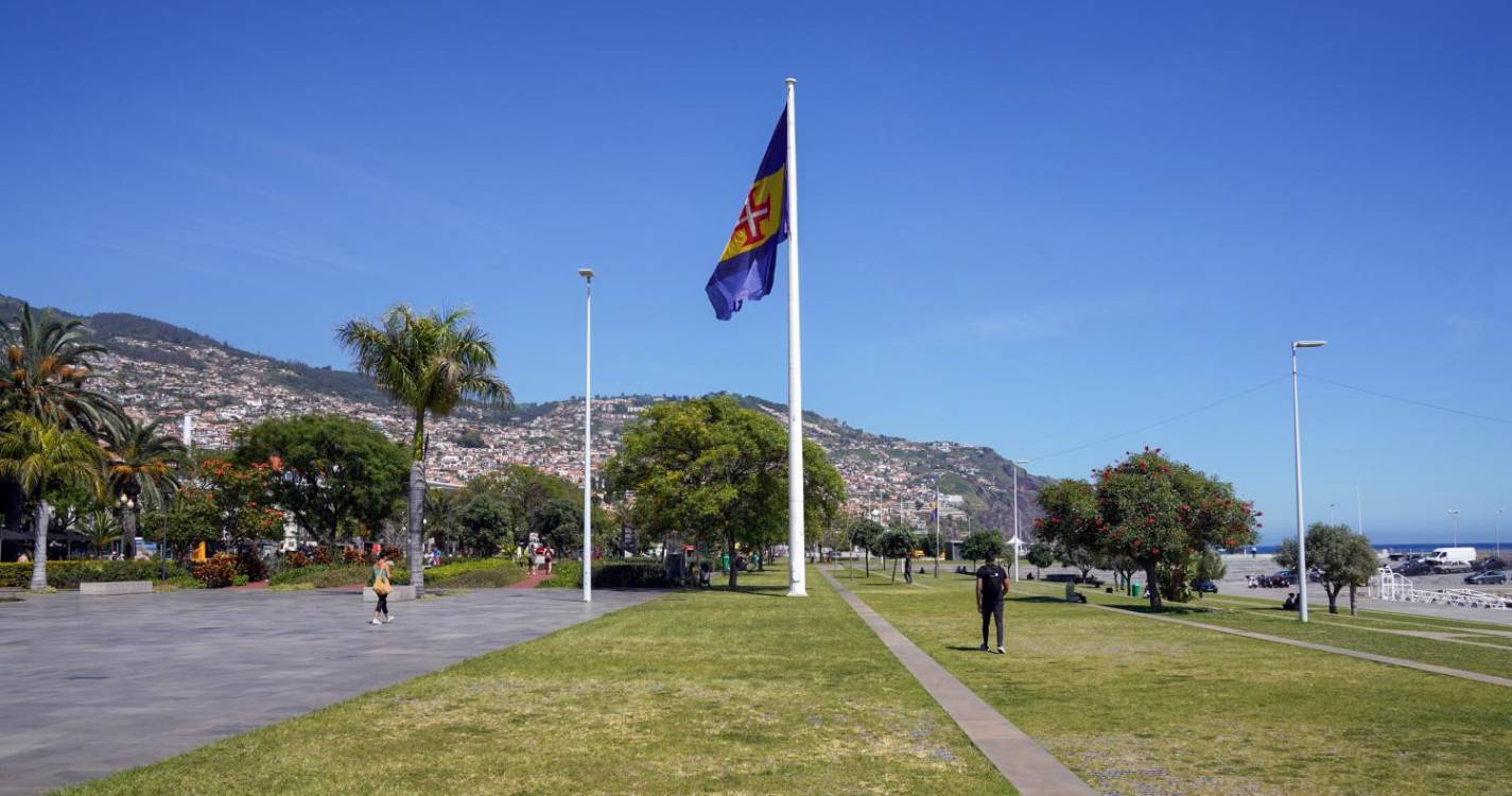 Termómetros já ultrapassaram os 30ºC no Funchal neste domingo