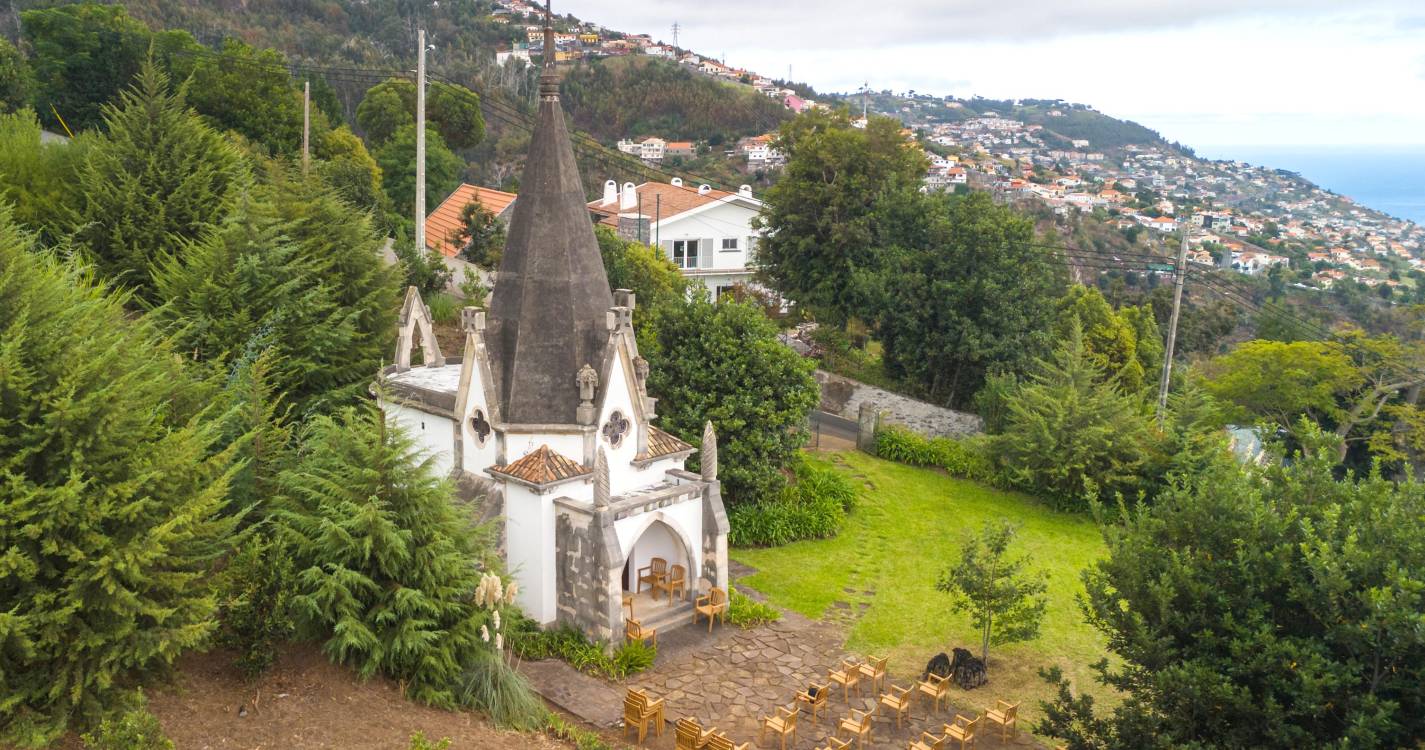 Perdidos e Achados: Santa que “evitou desastre” recebeu capela em troca (com fotos)