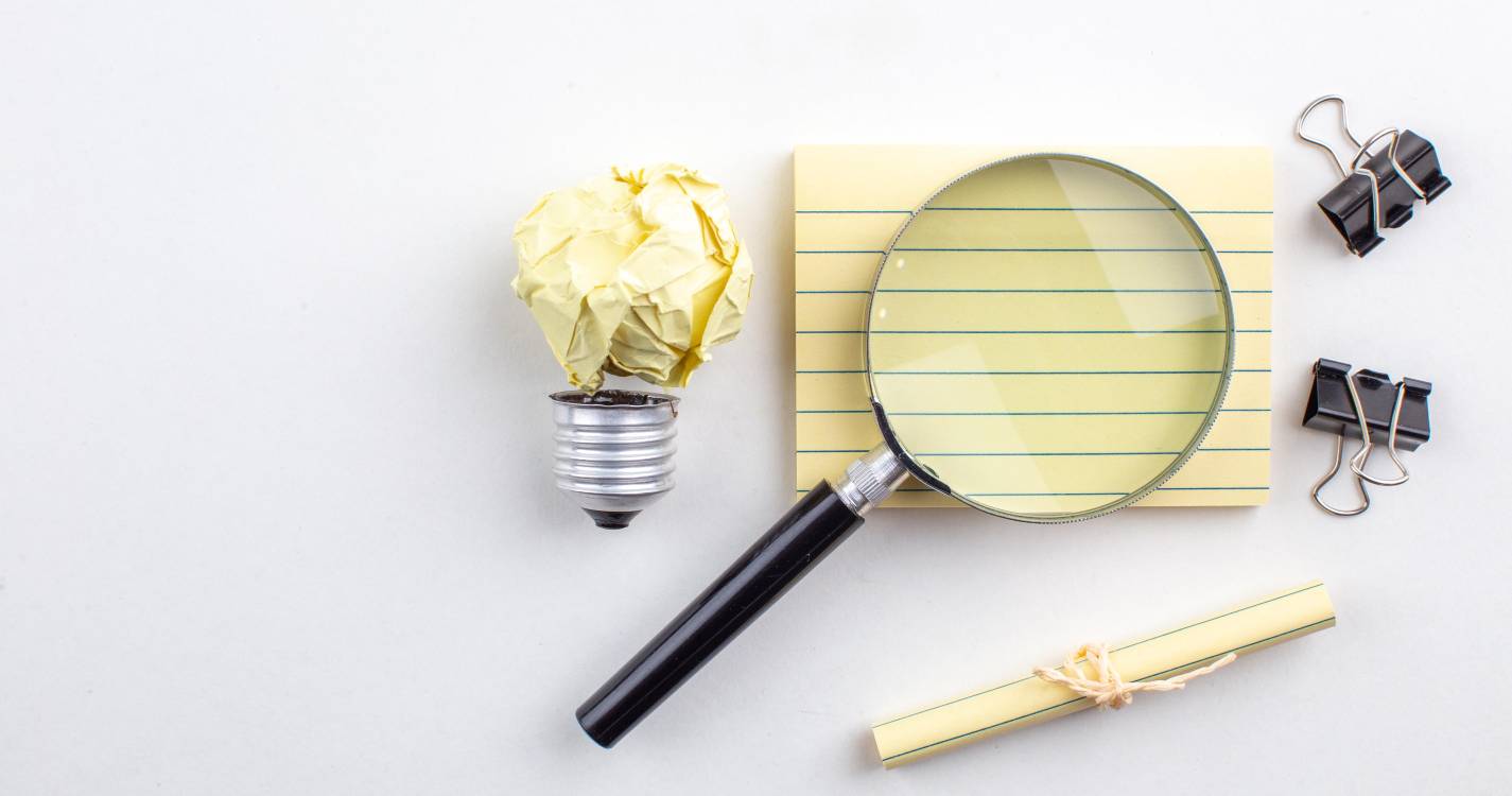 Sacar foi a palavra mais pesquisada no dicionário Priberam em 2025