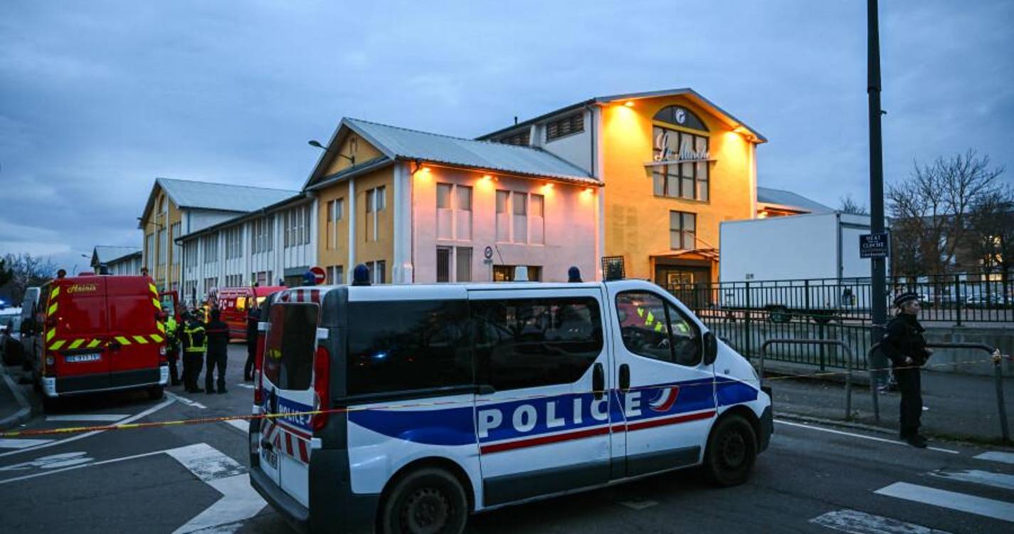 Português morto em ataque com faca em França. Macron diz ser “ataque de terrorismo”