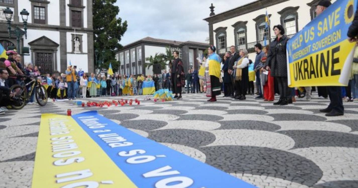 Veja como foi a vigília em homenagem aos mortos provocados pela guerra na Ucrânia no Funchal