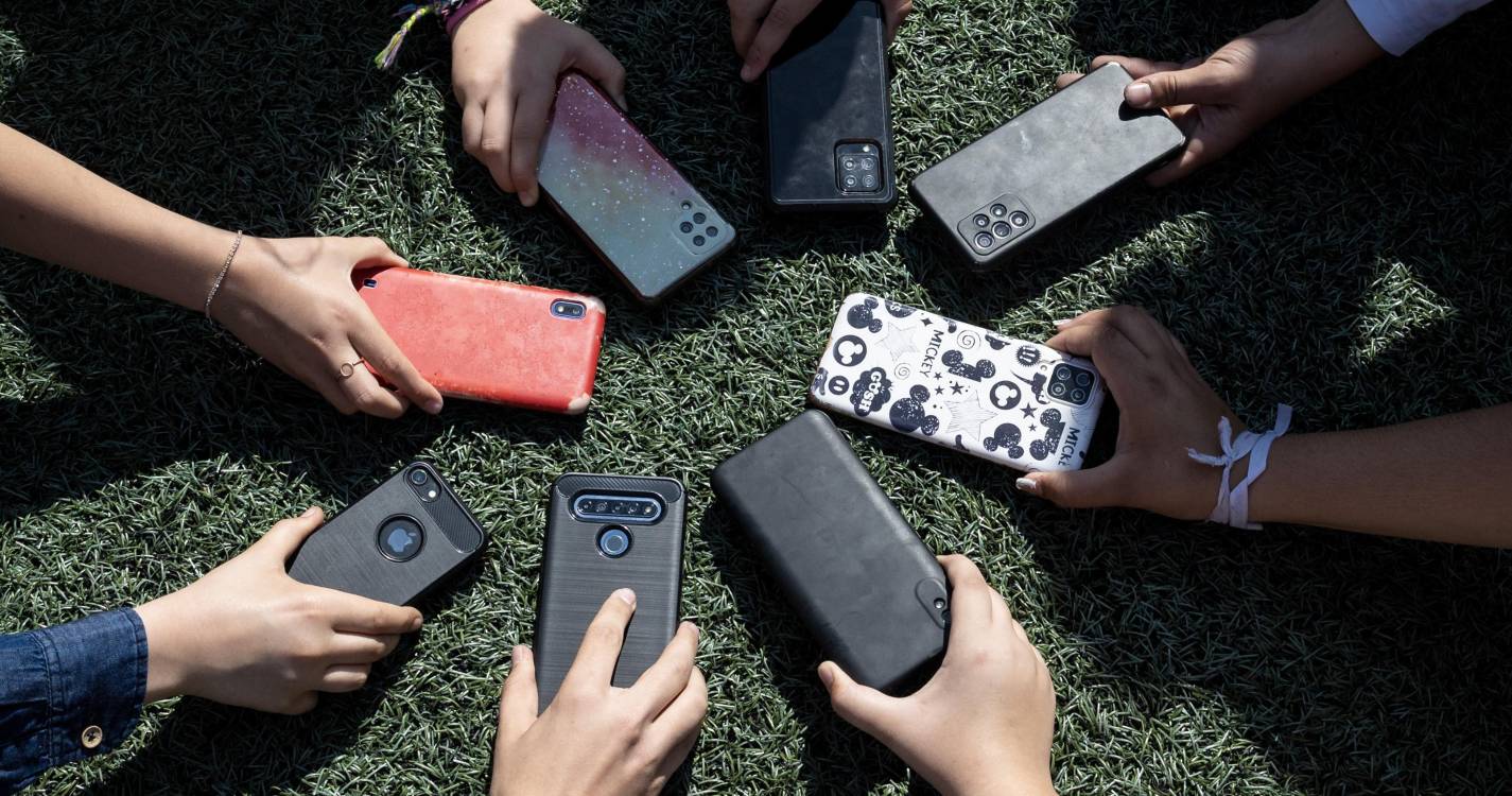 Legislativas: AD quer proibir telemóveis nas escolas até 6.º ano e contratualizar até 12 mil vagas no pré-escolar