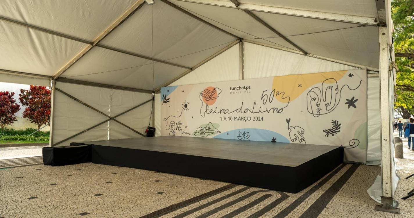 Funchal ultima preparativos para a abertura da 50.ª Feira do Livro (com fotos)