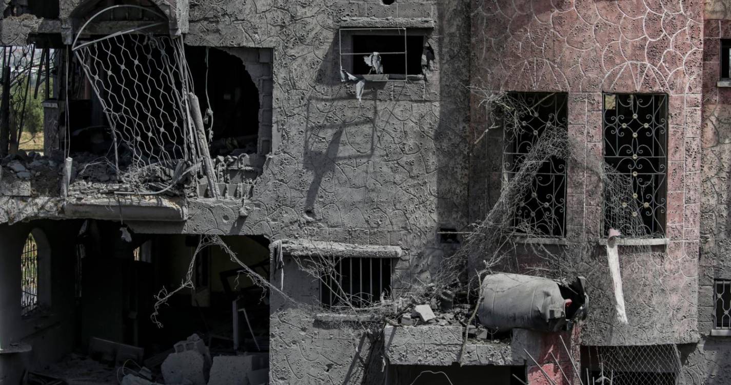 Israel: Bombardeado hospital mais importante do centro de Gaza com vítimas